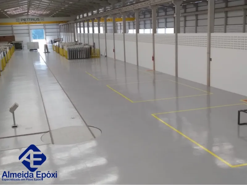 Empresa de pintura de piso industrial